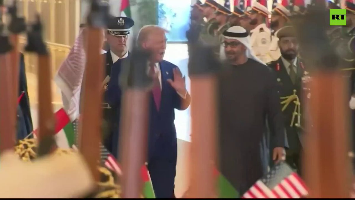 🇺🇸🇦🇪 TRUMP TOUCHES DOWN IN UAE FOR FINAL STOP OF MIDEAST TOUR Trump has arrived in Abu Dhabi, greeted by UAE President Sheikh Mohamed bin Zayed — and a red carpet welcome complete with flags and flowers. No staircases this time: an air bridge let him step straight from Air Force One into official handshakes. It’s the final leg of his Middle East tour, following visits to Qatar and Saudi Arabia. Source: Sky News Media Sources: Sky News, RT