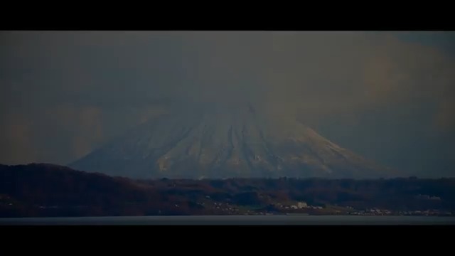 『Ghost of Yōtei』（ゴースト・オブ・ヨウテイ）の開発チームが体験した、知床の断崖、熊の爪痕、そして羊蹄山。 『Ghost of Yotei』の舞台に北海道が選ばれた理由を、サッカーパンチプロダクションズが語ります。 詳しくはこちら⇒