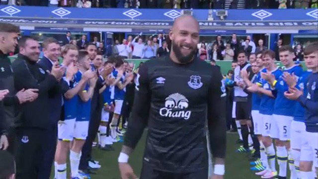 #OnThisDay 9 years ago, Tim Howard made his final #EFC appearance at Goodison Park. 😢 414 games. 133 shutouts. 1 goal. 🇺🇸👐