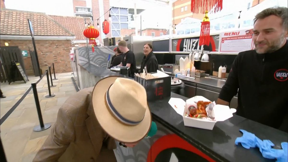 Maybe this was a mistake 🥵😅 The hottest chicken wings in Great Britain LIVE on ITV #ITVRacing | Luke harvey