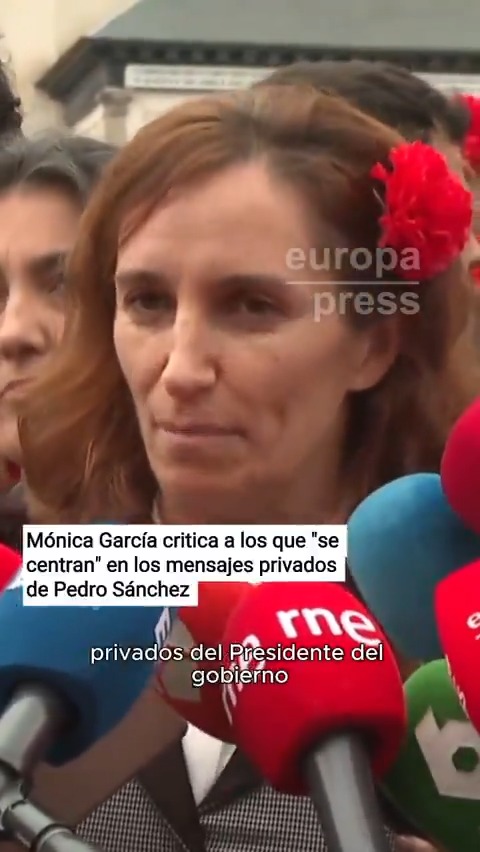 Mónica García critica a los que "se centran" en mensajes privados de Sánchez y pide preocuparse por vivienda y salarios