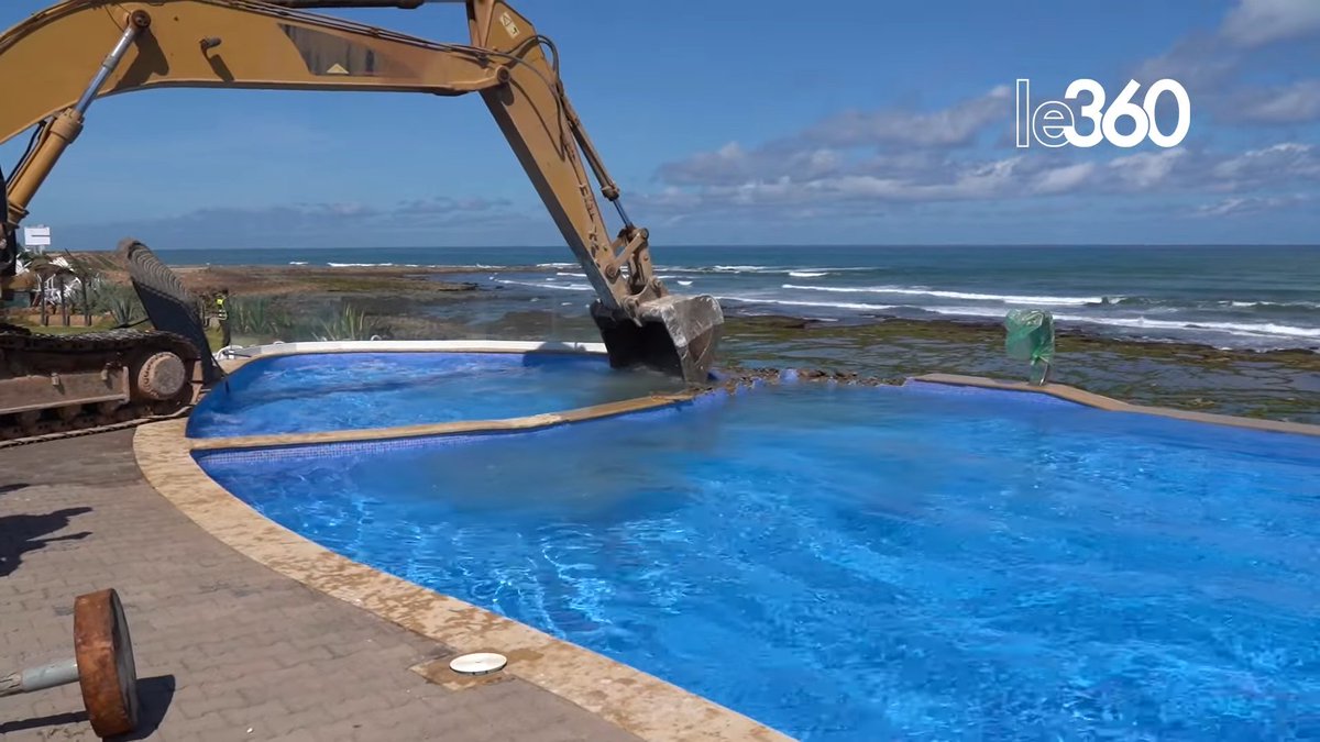 La fin d’une époque: la démolition des restaurants des plages privées de Dar Bouazza comme si vous y étiez