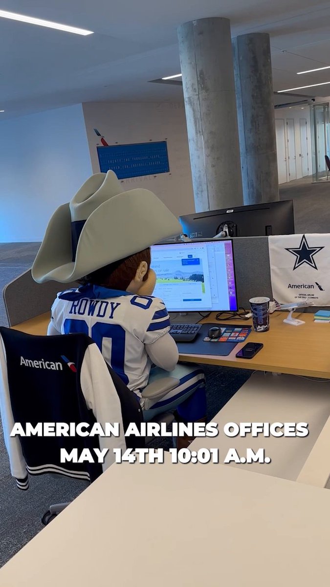 Just another day in the office. 🏈 We can barely contain our excitement from yesterday’s schedule release, so we’re making it easier than ever to cheer on your favorite team this season! With more than 22,000 seats added to our flight schedule, there’s no excuse for missing your favorite college or pro teams’ games. Book your seat now - Tell us what team you are rooting for using only emojis in the comments. ✈️🏈