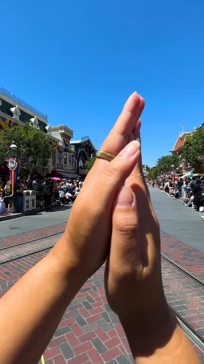 What's a celebration without a cavalcade? 😄🎉 #Disneyland70