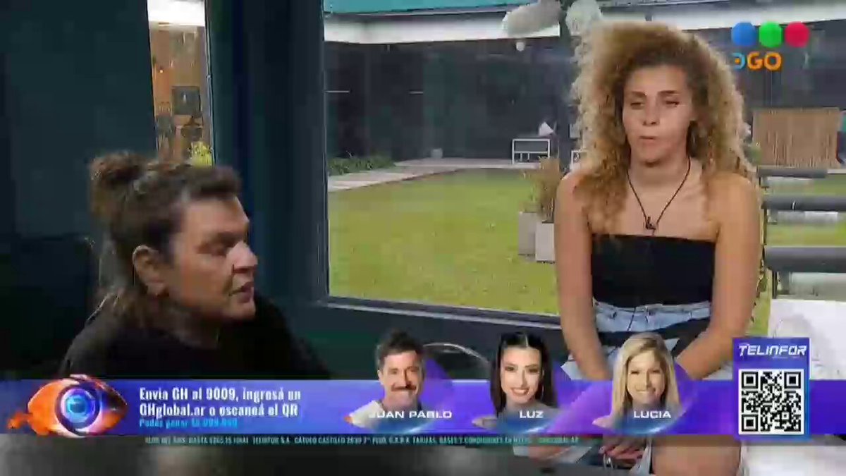 Sandra: ME DICE Sandra, Luz es un contrincante, hace lo que hay que hacer, nadie es tan fuerte, hay algo del por qué llega a los versus otra bruta que expone lo que la PRODUCCIÓN le dice en el confe, la quieren bajar a Luz desde la producción... JUAN PABLO AL 9009 #GranHermano