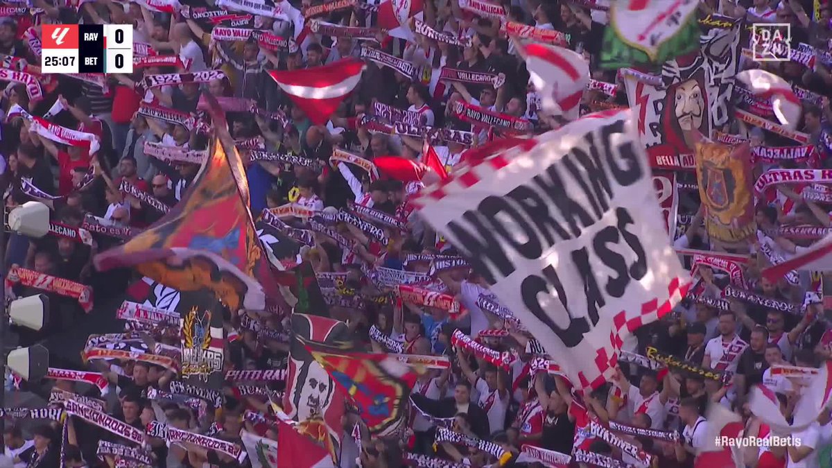 Vallecas mostrándole amor eterno a su Rayo Vallecano ❤️ ⚡ #LALIGAenDAZN ⚽