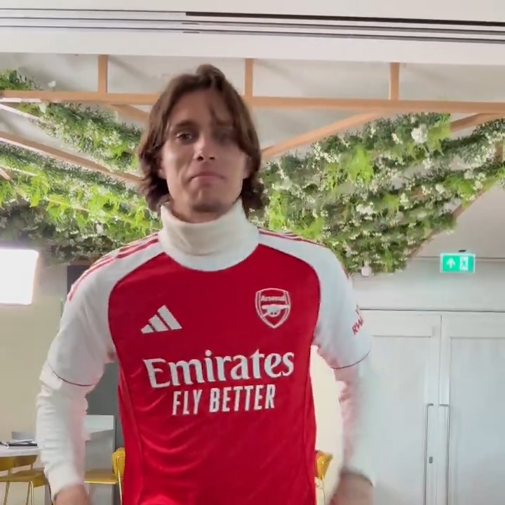 Fashion 🤝 The Arsenal Get the 25/26 adidas Football home kit look now, Gooners 🛍️