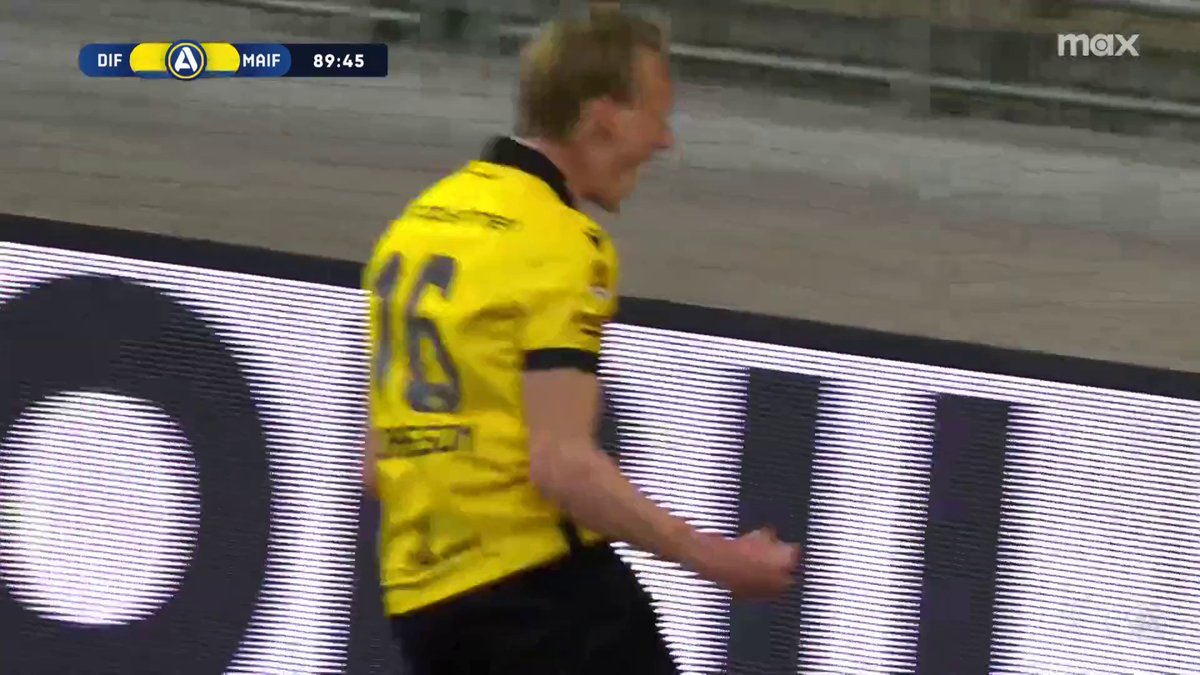 3-1 Mjällby! Alexander Johansson skickar in utökningen för bortalaget mot Djurgården 🟡⚫ 📲 Se matchen på Max