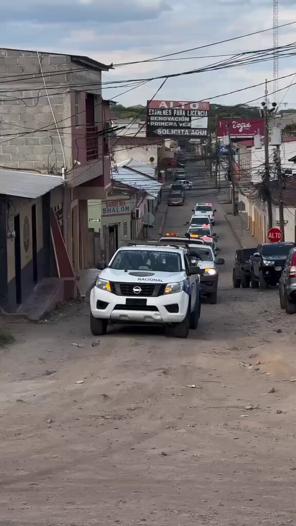 Cada moto es una familia que se queda sin sustento. Si no está en regla se le da una advertencia, si advertidos reinciden se toman medidas. #SeVan #LibertadParaRomeo