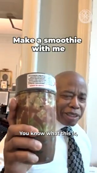 Make a smoothie with me! This romaine isn't the only leafy green I dealt with this week. Today, we're talking cannabis.