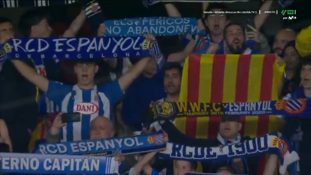 PURO FÚTBOL. PURO DERBI. 🏟️ Ambientazo en Cornellá para el Espanyol - Barça. 📺 Movistar Plus+ (dial 7) #LALIGAEASPORTS #LaCasaDelFútbol