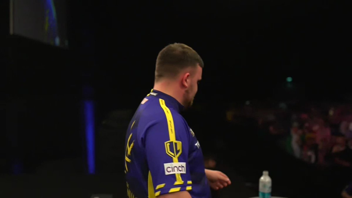 LITTLER CONFIRMS TOP SPOT! It's another astounding performance from Luke Littler, who confirms his spot at the top of the Premier League table - averaging 115.96 to defeat Luke Humphries! 📺 #PLDarts25