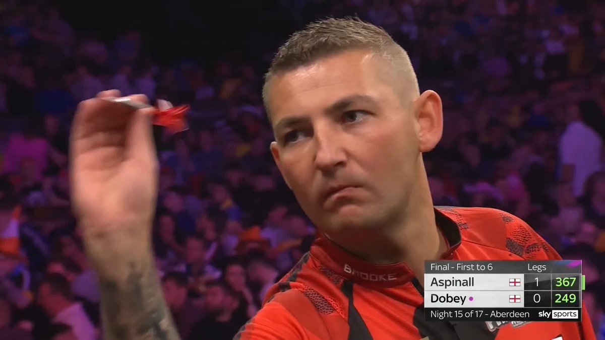 AN EARLY ADVANTAGE! Nathan Aspinall takes off where he left off, breaking Chris Dobey's throw for a 2-0 lead! 📺 #PLDarts25
