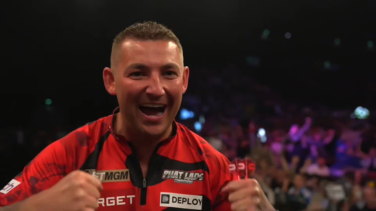 IT'S ASP'S NIGHT IN ABERDEEN! 🏆 What a moment for Nathan Aspinall! It's yet another spirited performance from the former World Matchplay champion, who digs deep in Scotland to keep his bid for London alive! 📺 #PLDarts25