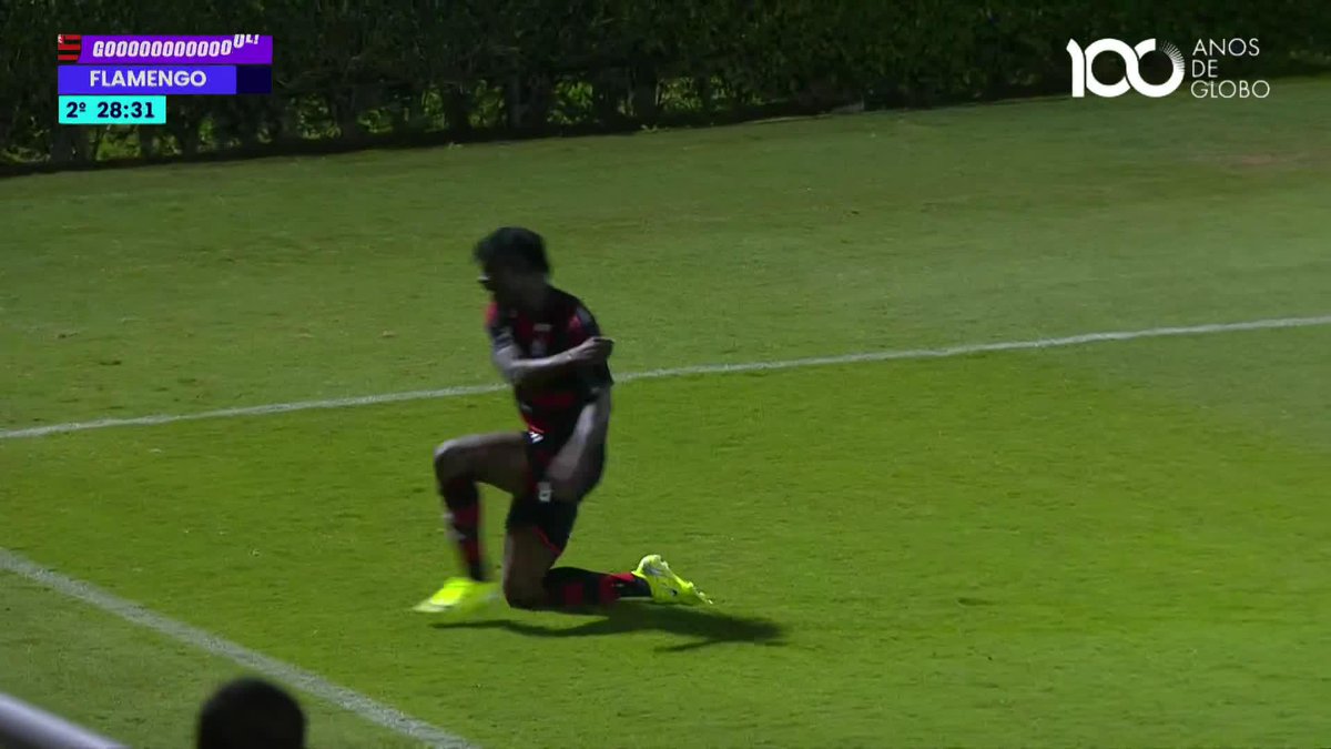 Nigeriano Shola marca e garante a vitória do Flamengo sobre o São Paulo, por 2 a 1, no Brasileirão Sub-20.