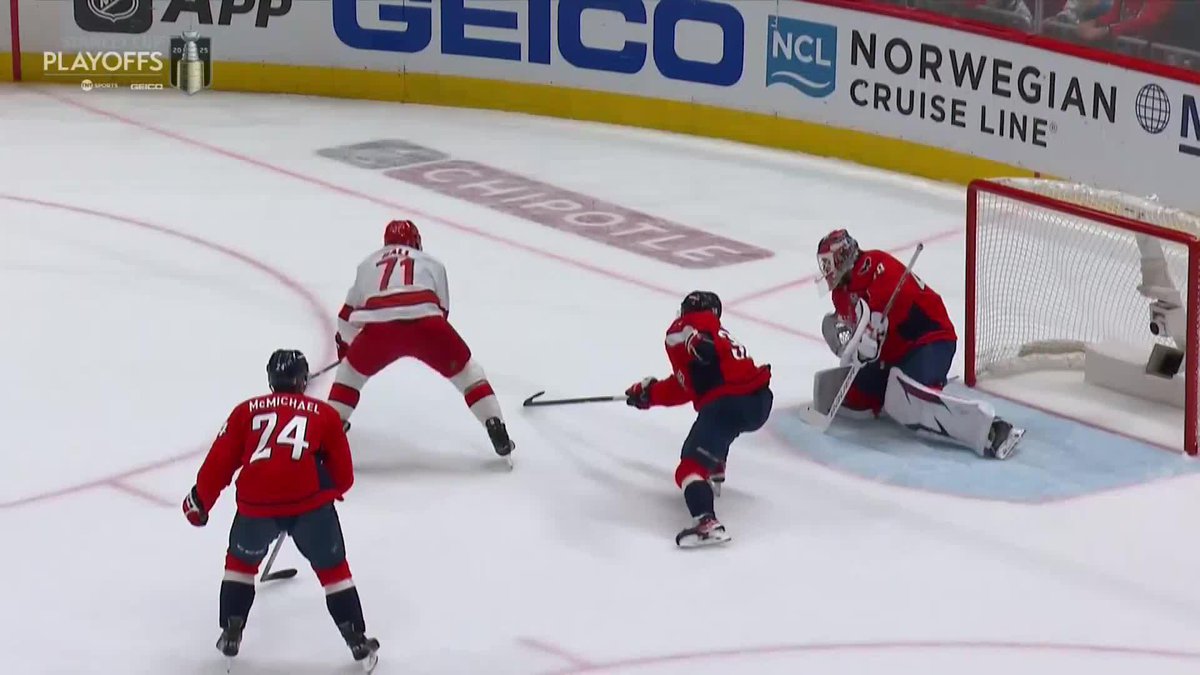 LOGAN THOMPSON WHAT A SAVE!!! 🤯 TRULY A GAME OF INCHES. B/R Open Ice