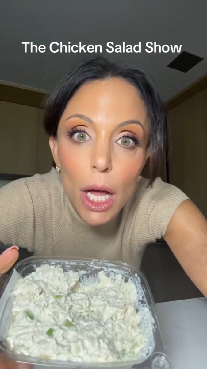 I'm too generous. PS. I should’ve been wearing my I ❤️ Chicken Salad merch. #chickensalad #chickensaladreview #chickensaladuniversity #forthepeople #lordswork #chickensaladqueen #queen #balduccis