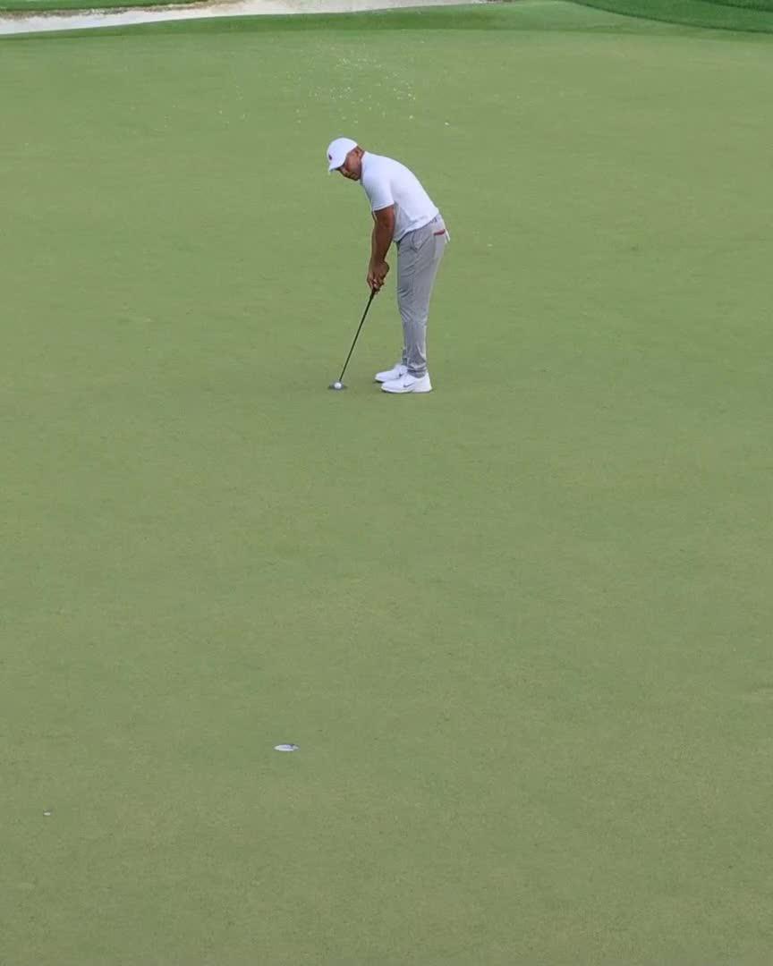 The first Venezuelan to hold a lead in a major 🇻🇪 Jhonattan Vegas leads by two PGA Championship.