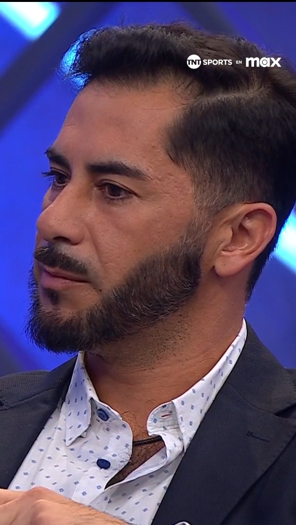 👏👏👏 La emoción del Samurái Azul Johnny Herrera, en #TSTxTNTSports, se mostró muy conmovido por la entrevista con Cristóbal Campos en #Íntimo. Además, nuestro panelista reveló una de las promesas que le hizo el portero cuando estaba en la clínica. Mira la entrevista completa de Campos en nuestro canal de Youtube 📲💻 Link en la BIO 📍