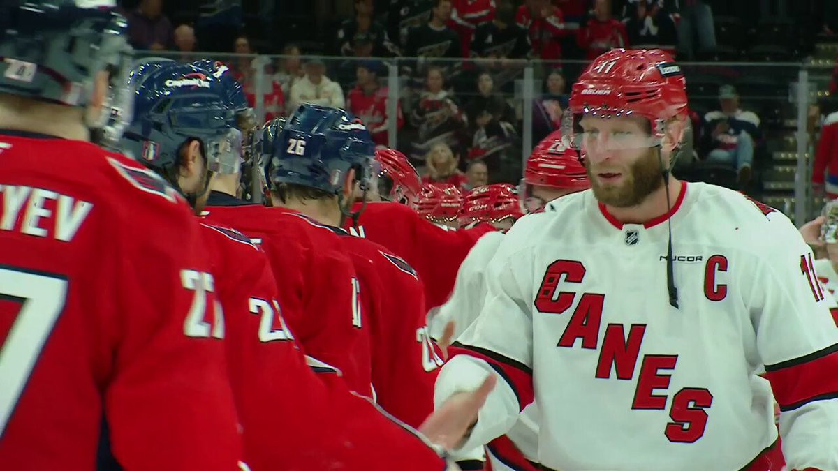 This will never not be the greatest tradition in sports 🤝 #HockeyHandshakes #StanleyCup