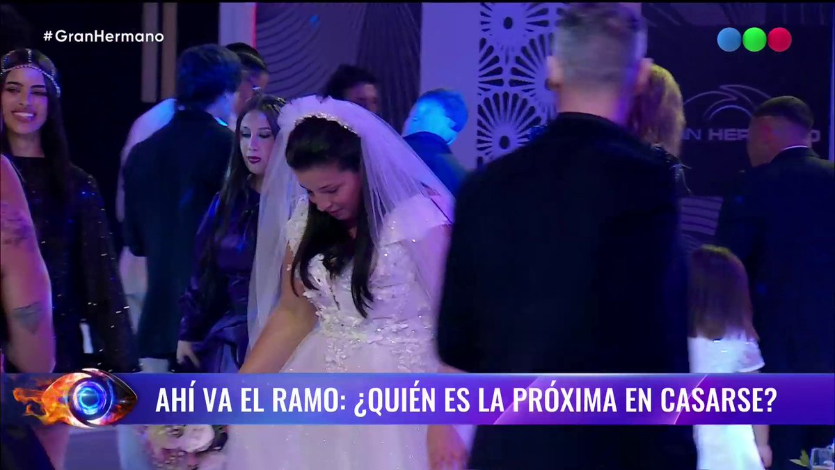 ¡Llegó el momento de tirar el ramo! 💐 ¿quién será el próximo en casarse en la casa? 👀💍 👁️ Mirá #GranHermano en y espiá la casa GRATIS las 24 horas por DIRECTV LatinAmerica DGO 📲