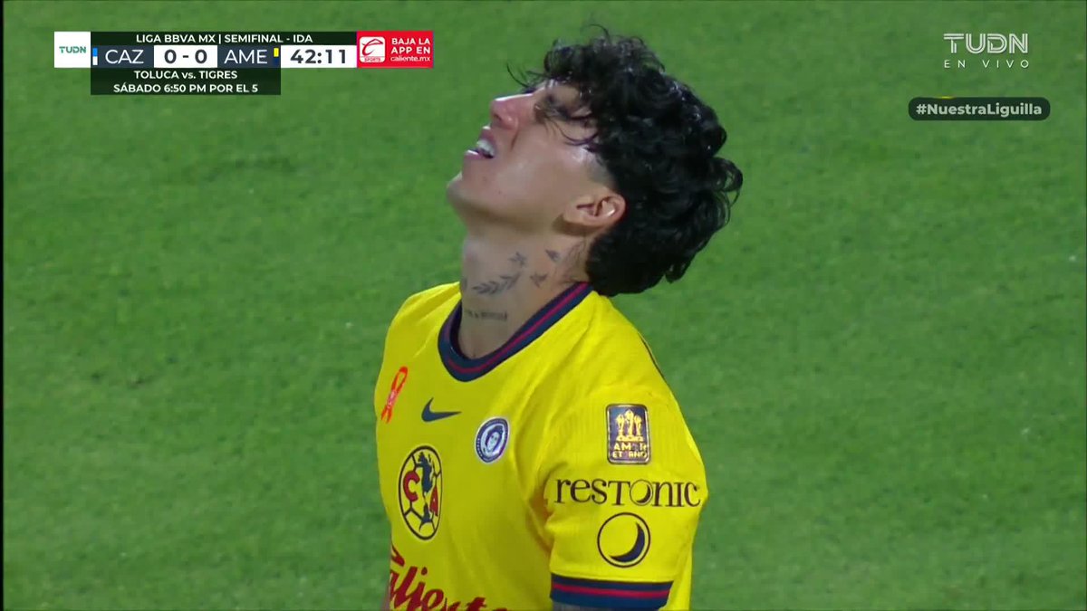 El América no puede fallar este tipo de jugadas, es increíble que Kevin Álvarez no le pegue ni siquiera a portería