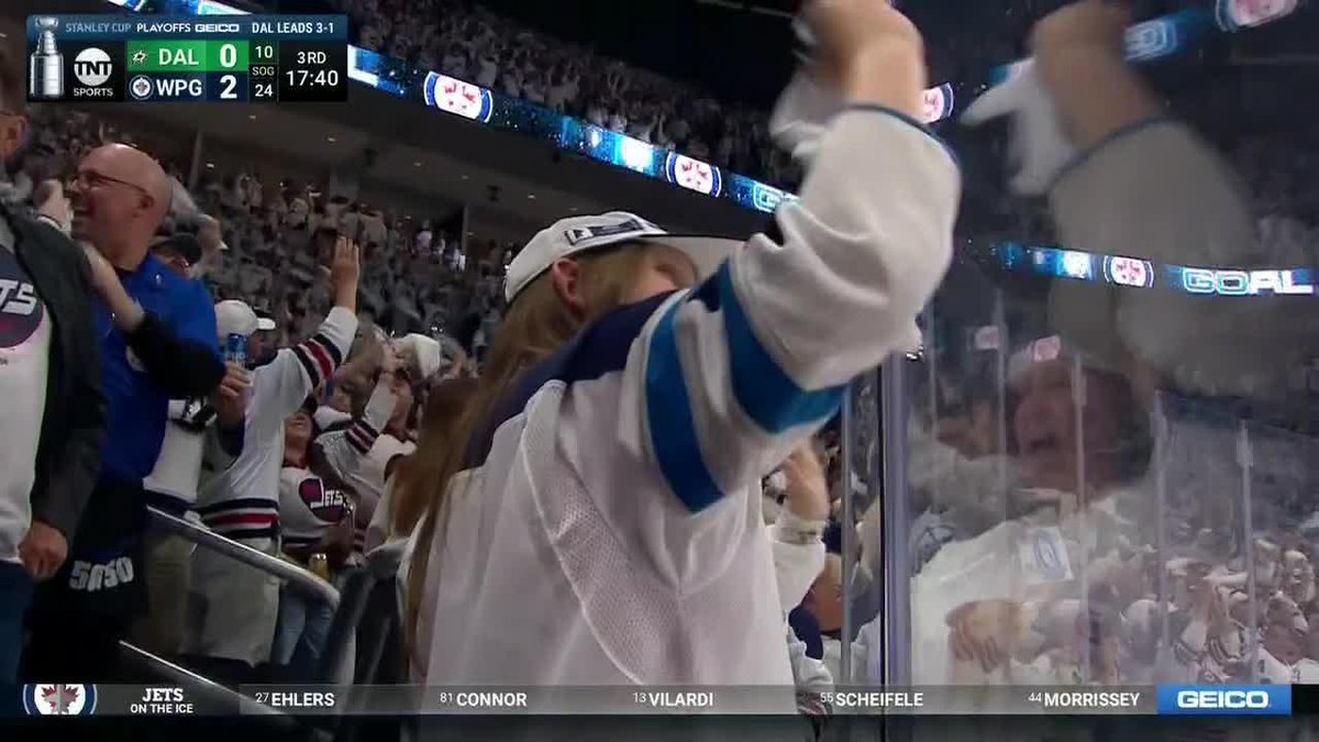 THE JETS MAKE IT 2-0 ON THE POWER PLAY 💥