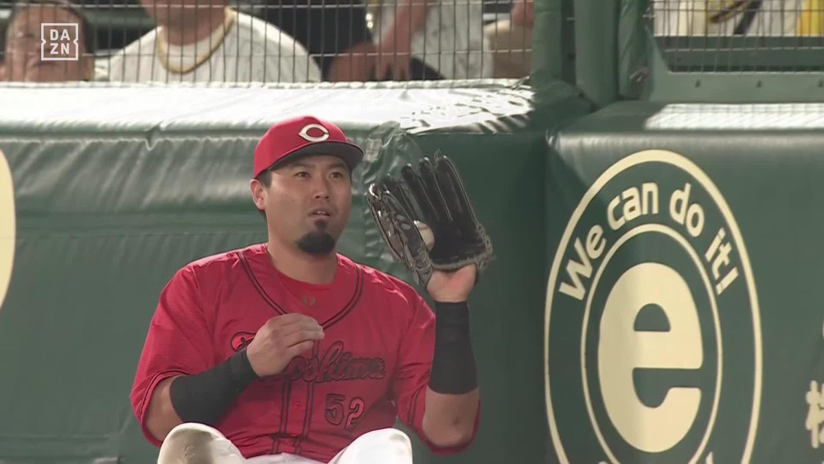 決して簡単ではない 3人が追いかけたファールフライ 最後はライト末包昇大がナイスキャッチ ⚾プロ野球(2025/5/16) 🆚阪神×広島 📱Live on DAZN #オレをみろ #carp