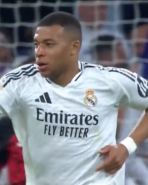 🤍🔝🆕 ¡Kylian Mbappé (28) ha superado a Di Stéfano (27) y es el jugador con MÁS GOLES EN SU PRIMERA TEMPORADA con el Real Madrid C.F. en #LALIGAHistory! #LALIGAHighlights | #DesenlaceLALIGA | #RealMadridMallorca