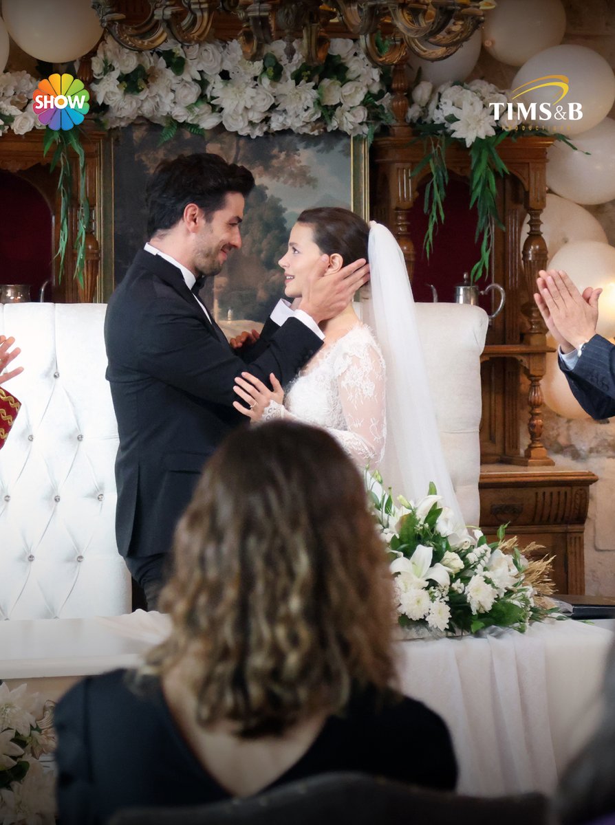 Sevilay ve Nuh’un zor sınavı… #SevNuh 🥹 #SiyahKalp yeni bölümüyle Perşembe 20.00’de @showtv’de 🖤 TIMS&B Productions