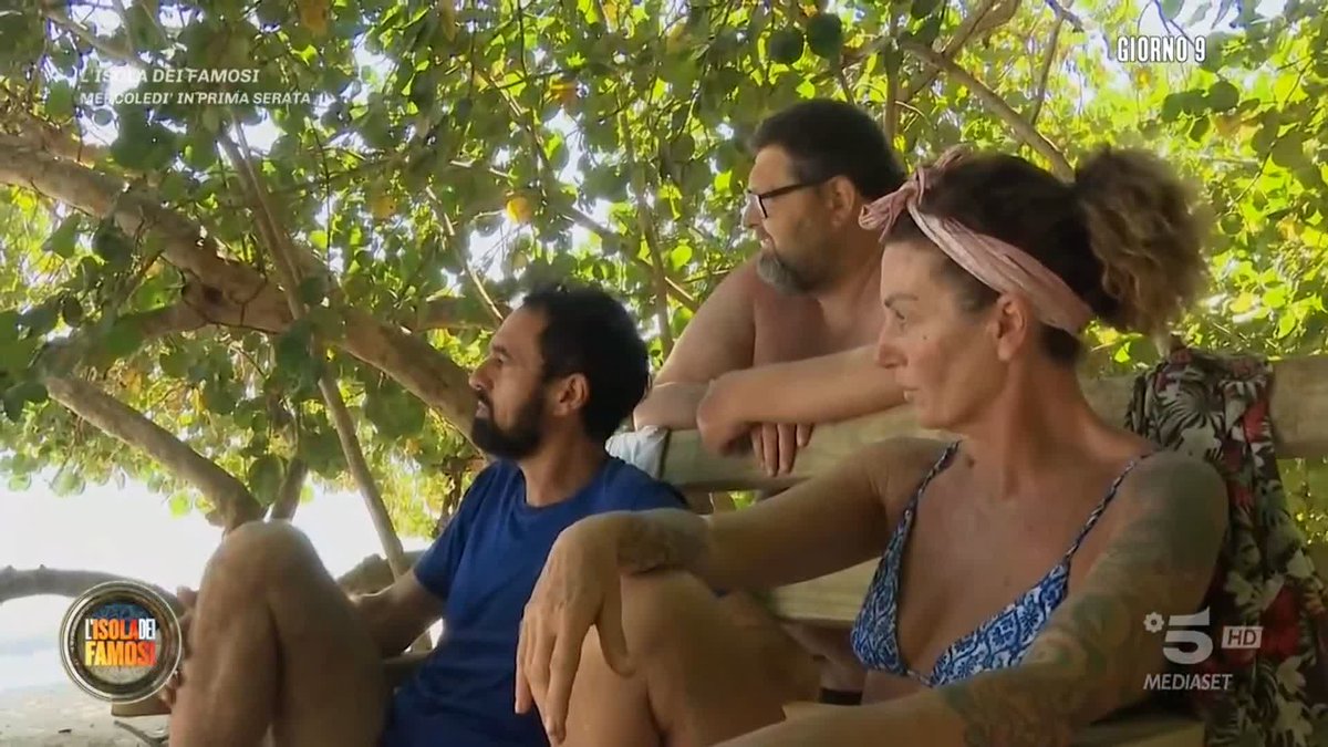 Lo Spirito dell'#Isola punisce i Senatori per l'infrazione di ieri togliendo loro il fuoco. Per riottenerlo Omar dovrà passare due giorni su Montecristo.