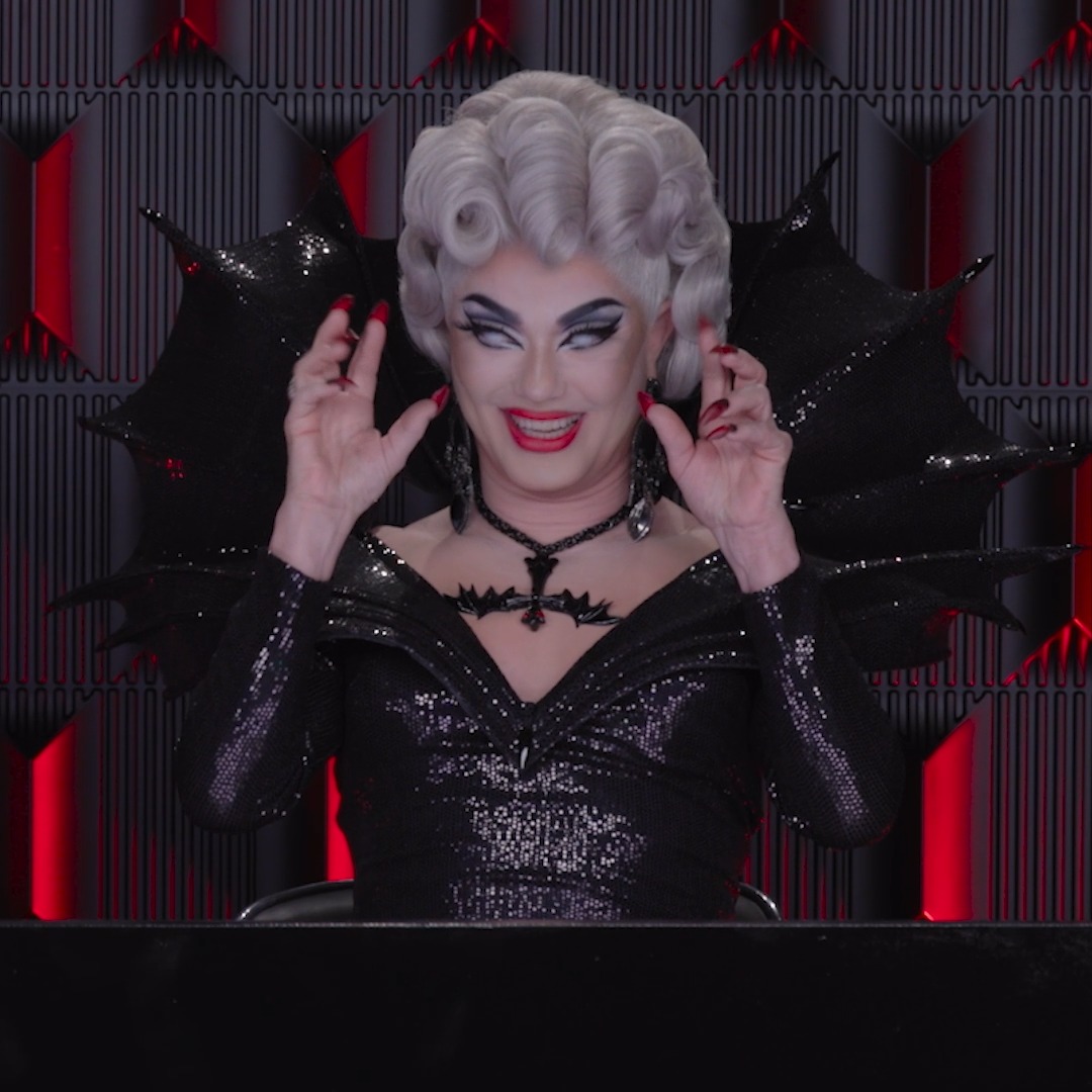 Following last year's Dead by Daylight-themed episode of Dragula, we've partnered with the Boulet Brothers to bring you two new Outfits this July: the Winter Warrior Outfit for The Huntress, and the Boulet Brothers Artist Outfit for The Artist.