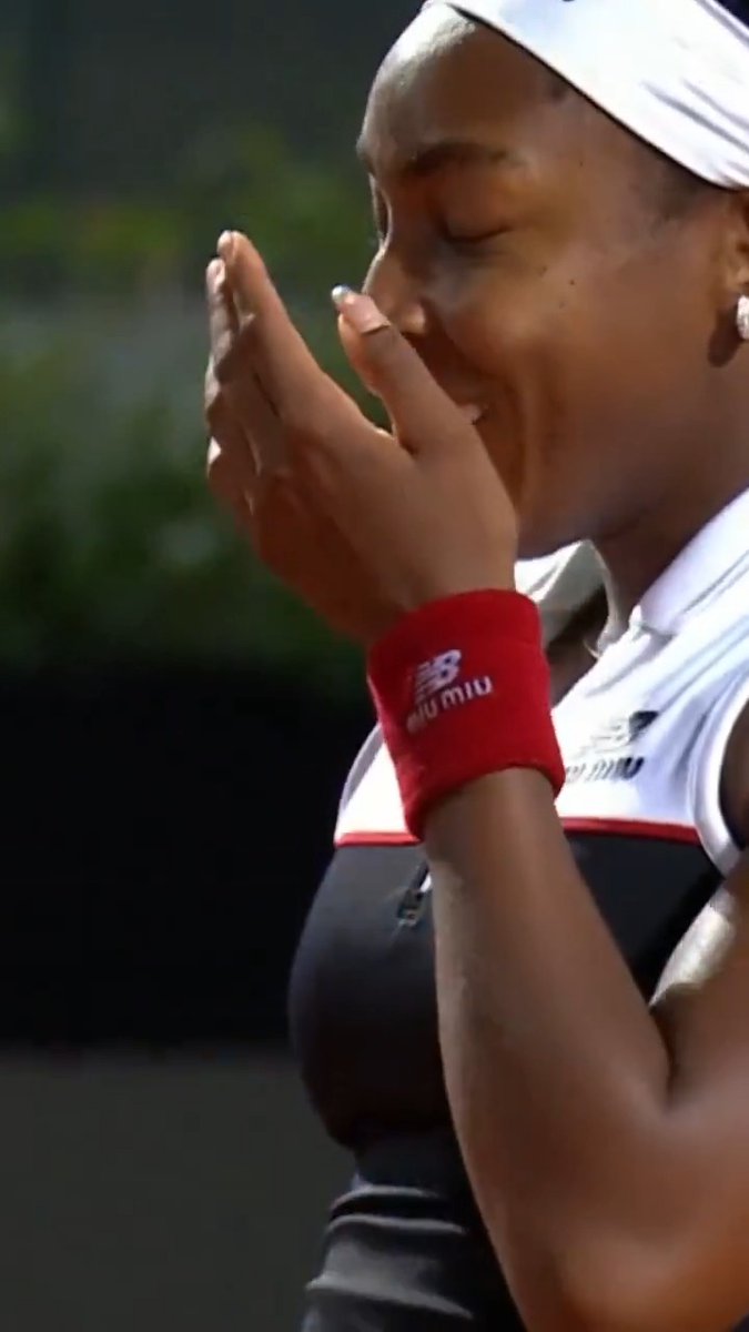A hilarious moment last night as Coco Gauff hits her serve without realising Qinwen Zheng wasn’t at the baseline 🤣