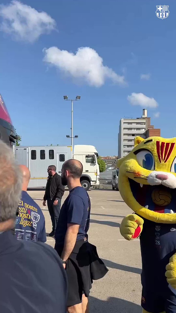 😍 Cat and president Joan Laporta Estruch having a great time