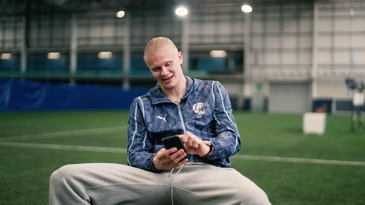 "One of the better posts I've ever seen on Instagram." 😅 Erling Haaland gives us the deep dive of his Instagram feed 📸👀 #EmiratesFACup