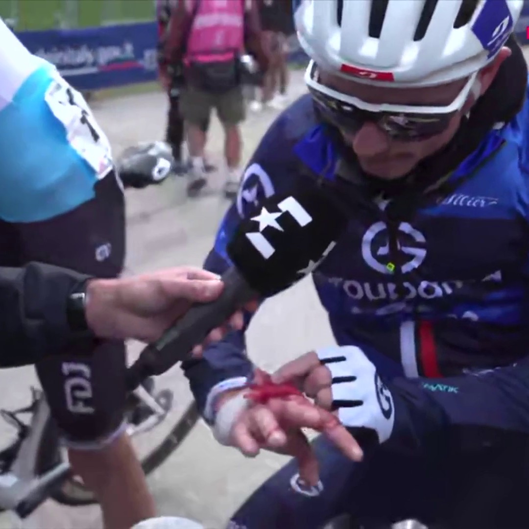 🗣️ David Gaudu : "On voit le tendon, ce n'est pas terrible" Le Français a peiné à masquer sa déception au micro d'Eurosport après sa chute sur la 7e étape #giroditalia #LesRP
