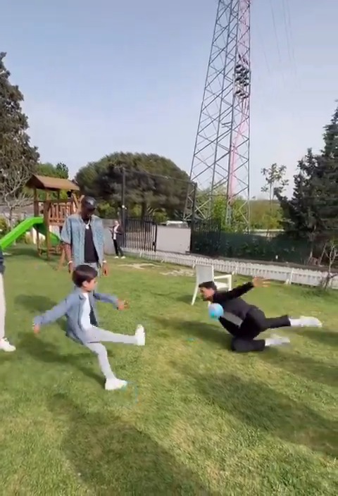 🎯 Taktiği Victor Osimhen verse de Günay Güvenç şutu kurtarıyor.