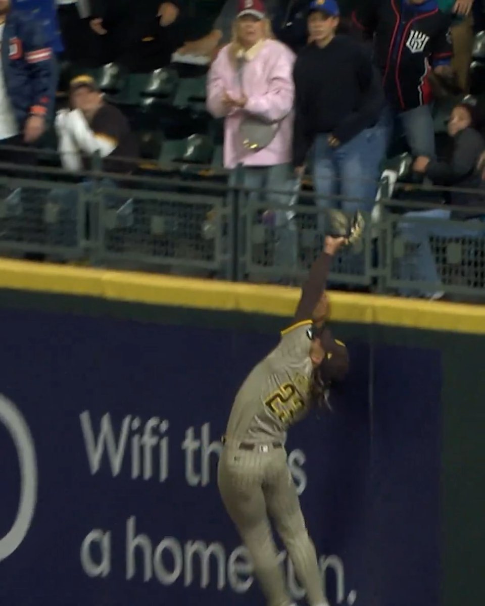 Hitting and robbing a home run in the same INNING? Fernando Tatis Jr. really is something else 🤩 (MLB x Chevrolet)