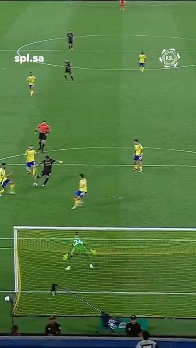 روجر مارتينيز بدأ الهجمة وأنهاها في الشباك ⚽️🇨🇴 #دوري_روشن_السعودي | #النصر_التعاون