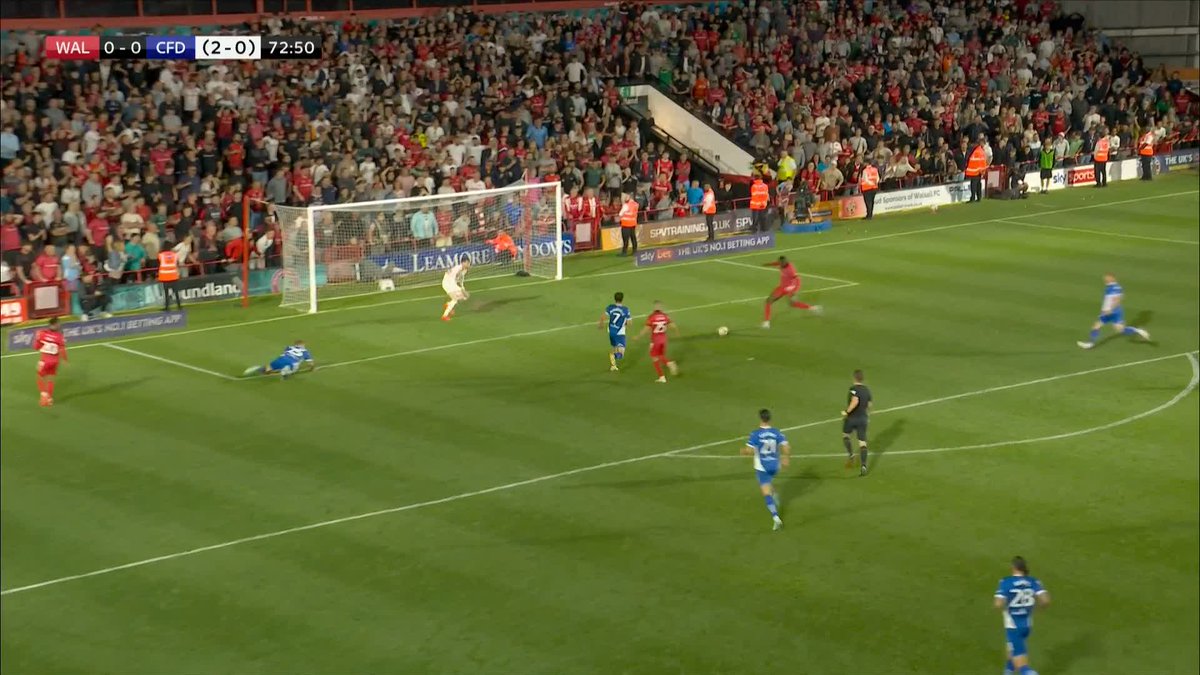 "That was Wembley but for the goalkeeper!" 🧤 Boot DENIES Amantchi! ❌
