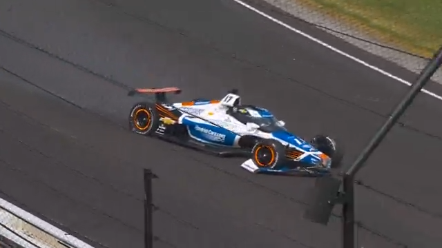 Kyle Larson goes around and into the wall at #Indy500 practice.