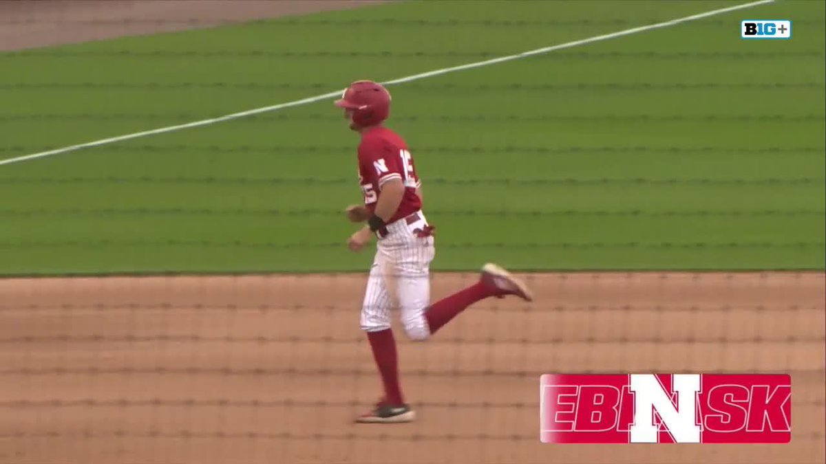 BOOM. 4-2 BIG RED.