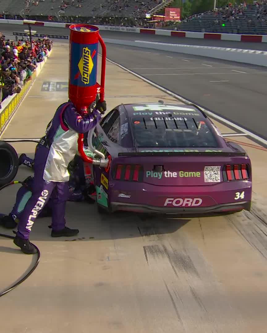Trouble with a tire for the No. 34!