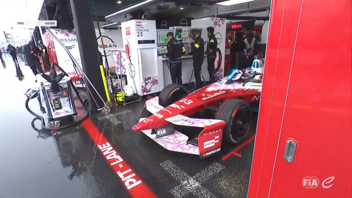 あぶなっ！！！ 💦💦💦💦💦 TOKYO DRIFT… ではない😅 FP2 YouTube無料配信中！ FIA #フォーミュラE 世界選手権 2024/25 第8、9戦 東京🗼🇯🇵 FP、予選、決勝全部LIVE配信！ #TokyoEPrix