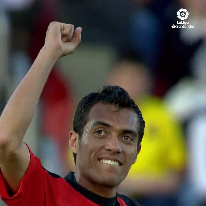 Juan Arango 🇻🇪 les convirtió a Real Madrid, Atlético de Madrid y Barcelona de Pep Guardiola con la camiseta de Mallorca. Hoy, en su cumpleaños N°45, repasamos su tanto de tiro libre contra el equipo culé. Más que un especialista, un profesor 👏❤️