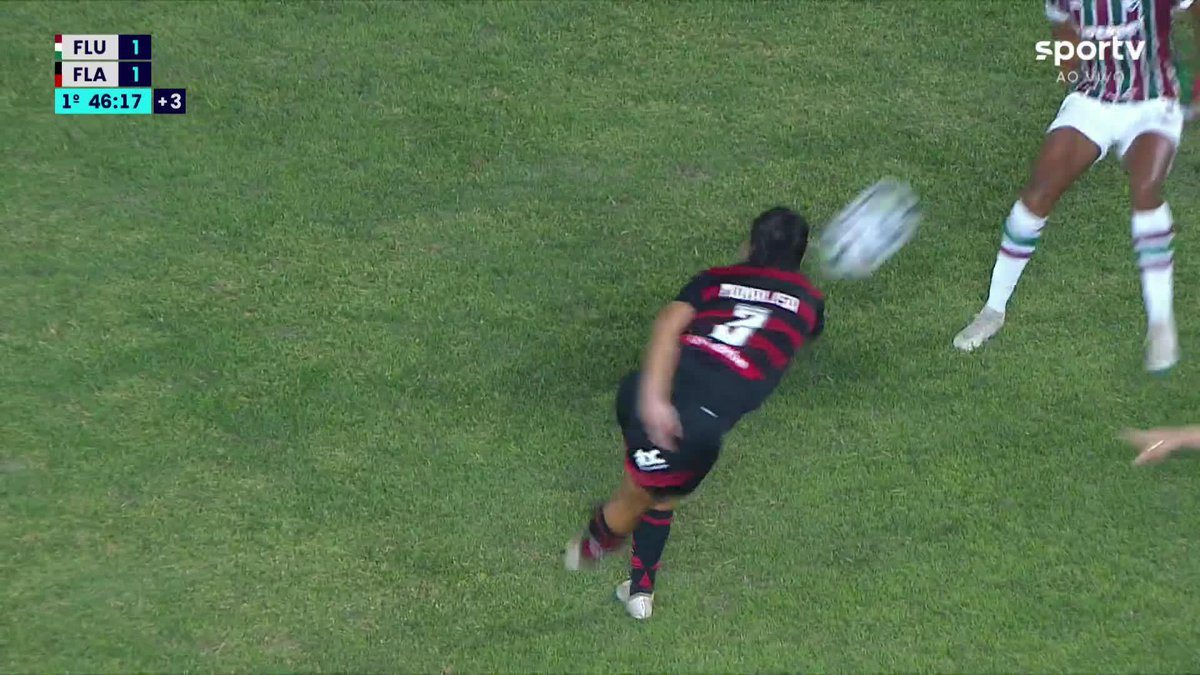 O passe de letra da Monalisa, jogadora do futebol feminino do Flamengo. Que qualidade!