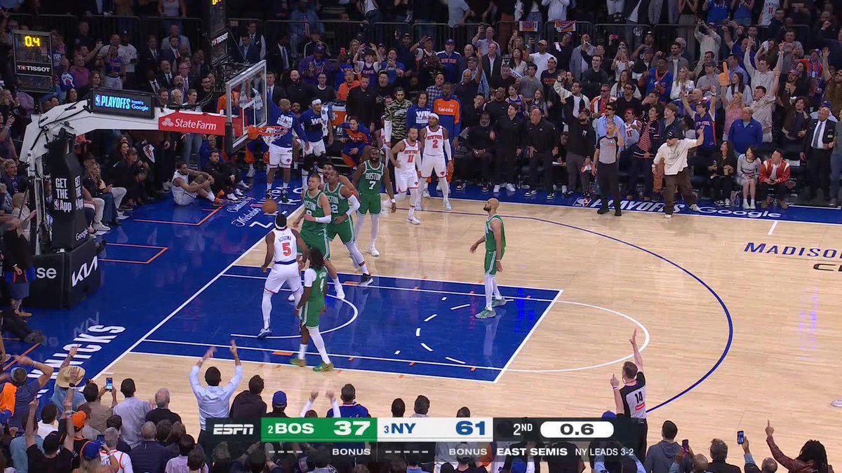 DEUCE MCBRIDE TRIPLE TO END THE HALF 🚨 Knicks up 27 ‼️