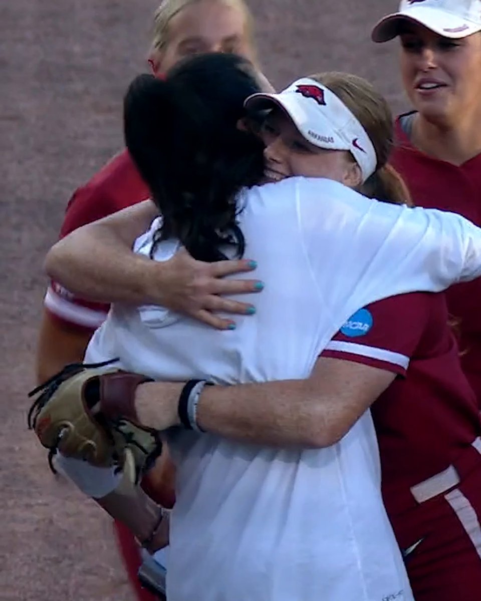 NO-HITTER FOR Arkansas Softball 🚨 Payton Burnham throws the first no-hitter in an NCAA tournament game in program history 🔥