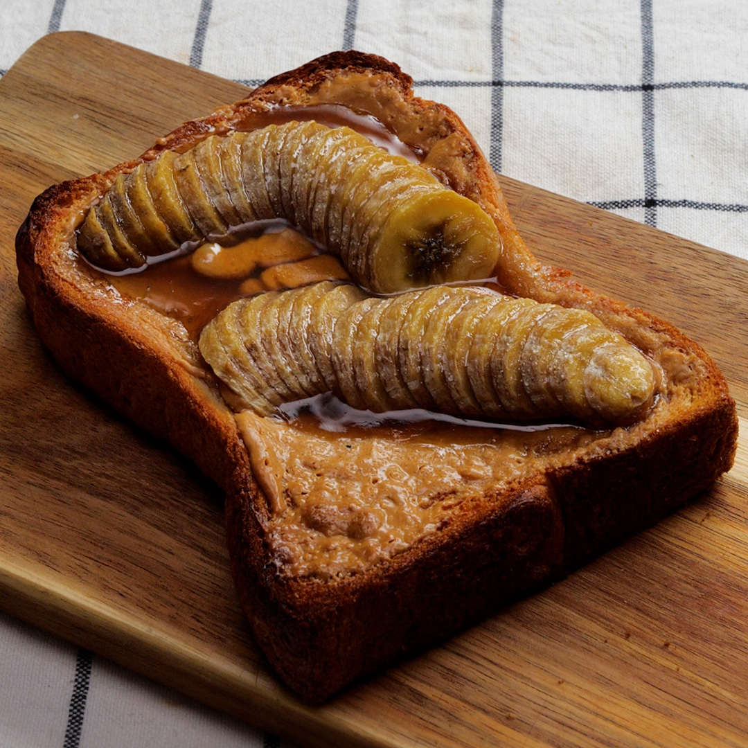 【バナナとピーナッツの甘じょっぱ神コンビ】食パンがデザートに化ける濃厚バナナピーナッツトースト / Peanut Butter Banana Toast🍌🥜