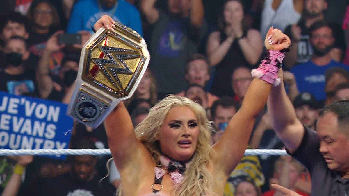 AND STILL! 🏆 Tiffany Stratton retains and she's still your WWE Women's Champion! 👏 #SmackDown